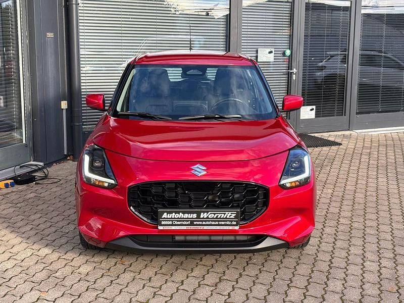 Neu Suzuki Swift Club 83 PS (61 kW) 2026 Rot Kleinwagen