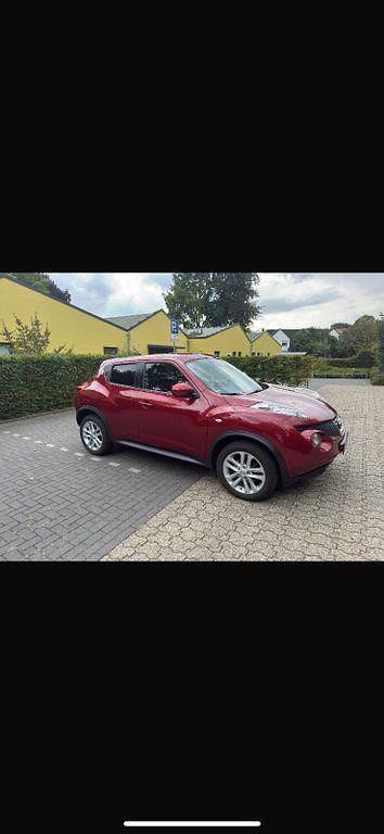 Rot Gebraucht 2011 Nissan Juke Tekna SUV | 7.100 € (Fairer Preis) - Bild 1/4