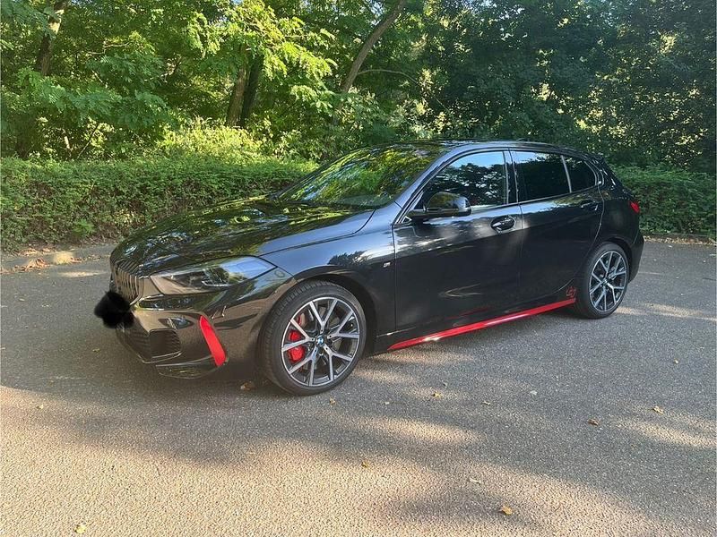 Schwarz Gebraucht 2022 BMW 128 Comfort Edition Limousine | 33.000 € (Fairer Preis) - Bild 1/4