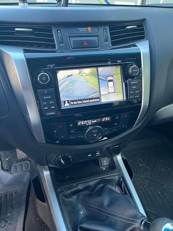 Gebraucht Nissan Navara Visia 190 PS (139 kW) 2016 Silber Pickup