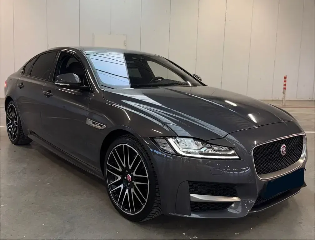 Gebraucht Jaguar XF R-Sport 300 PS (220 kW) 2016 Grau Limousine