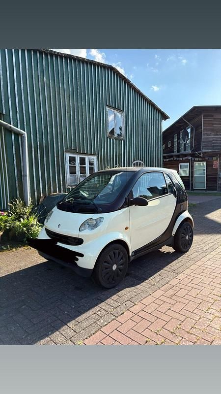 Weiß Gebraucht 2005 Smart ForTwo Coupé Coupé | 1.890 € (Fairer Preis) - Bild 1/4