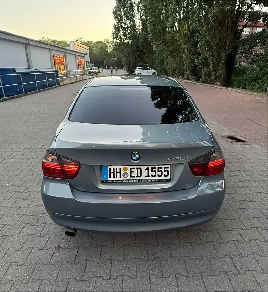 Gebraucht BMW 320 150 PS (110 kW) 2005 Grau Limousine