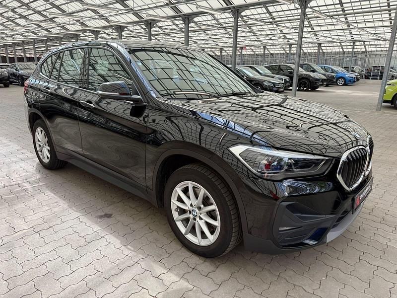 Schwarz Gebraucht 2021 BMW X1 Advantage SUV | 26.990 € (Fairer Preis) - Bild 1/4
