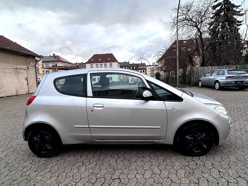 Gebraucht Mitsubishi Colt Motion 95 PS (69 kW) 2006 Silber Kleinwagen