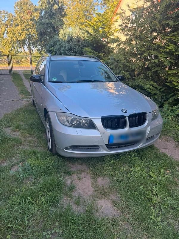 Silber Gebraucht 2006 BMW 325 Kombi | 4.150 € (Fairer Preis) - Bild 1/4