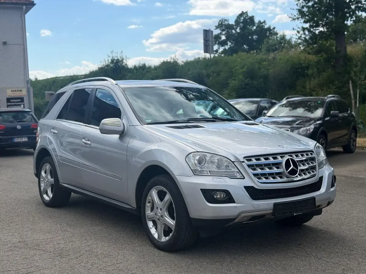 Gebraucht Mercedes ML320 Sport 224 PS (164 kW) 2009 Silber SUV