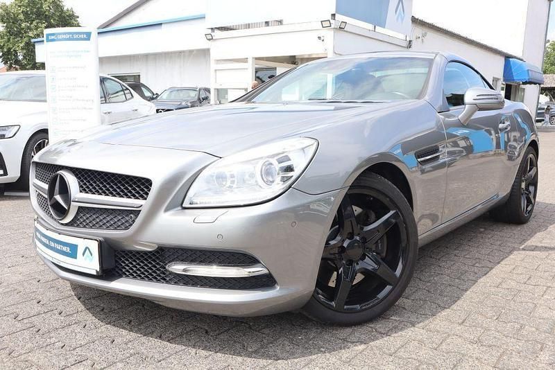 Palladiumsilver metallic pa Gebraucht 2011 Mercedes SLK350 Cabrio | 21.980 € (Fairer Preis) - Bild 1/3