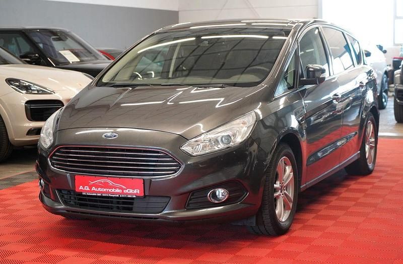 Grau Gebraucht 2015 Ford S-MAX S Van / Kleinbus | 7.950 € (Guter Preis) - Bild 1/4