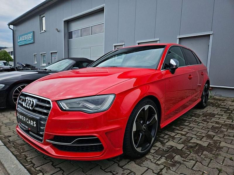 Rot Gebraucht 2016 Audi S3 Ambiente Limousine | 24.999 € (Fairer Preis) - Bild 1/4