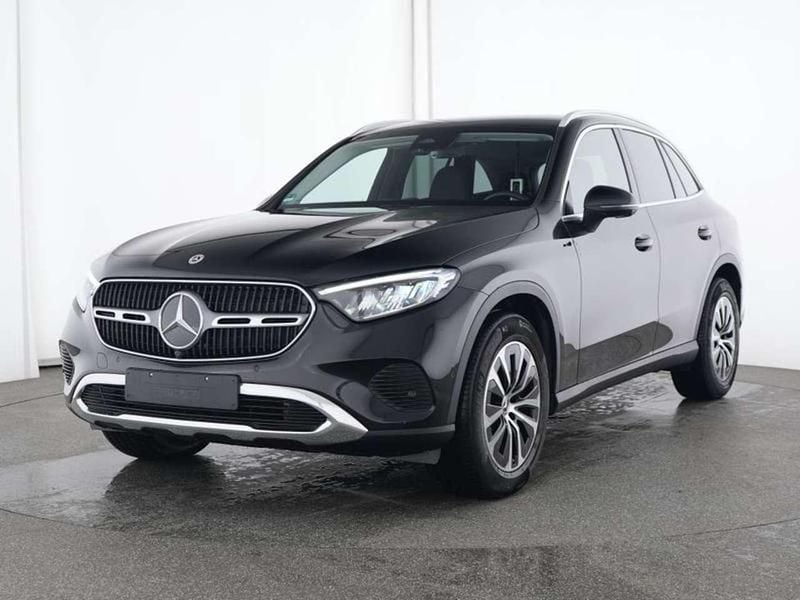 Obsidianschwarzmet. Gebraucht 2024 Mercedes GLC200 Advanced Plus SUV | 50.950 € (Superpreis) - Bild 1/4