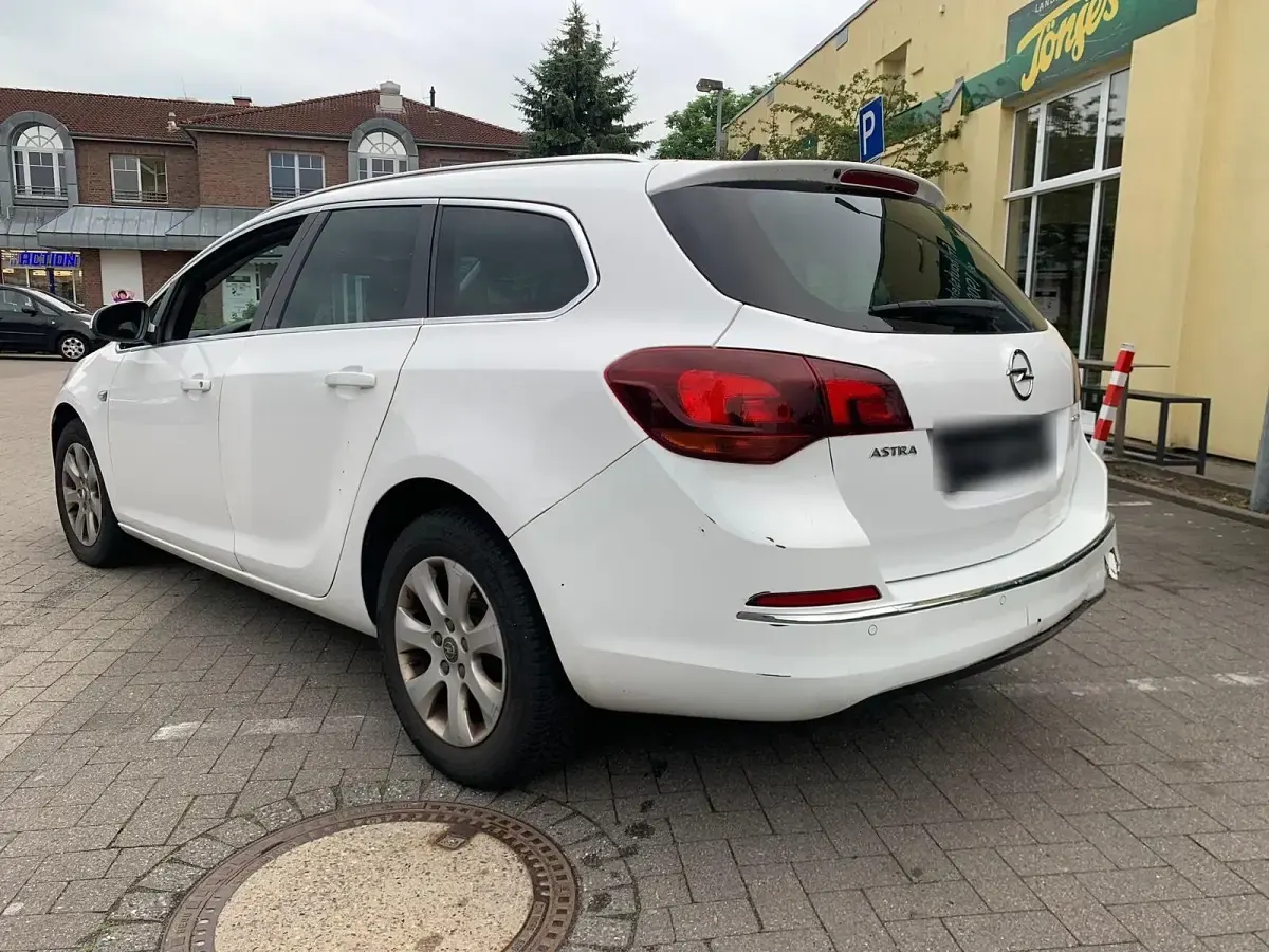 Gebraucht Opel Astra 136 PS (100 kW) 2015 Weiß Kombi
