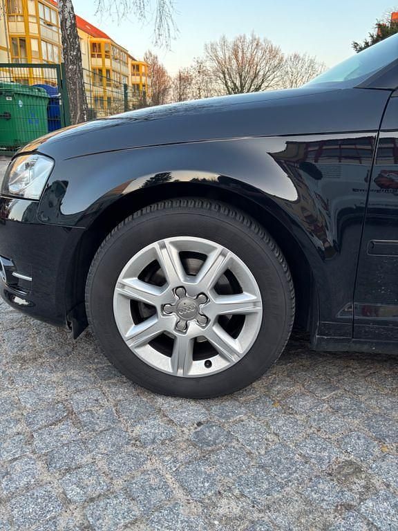 Gebraucht Audi A3 Ambiente 105 PS (77 kW) 2012 Schwarz Kleinwagen