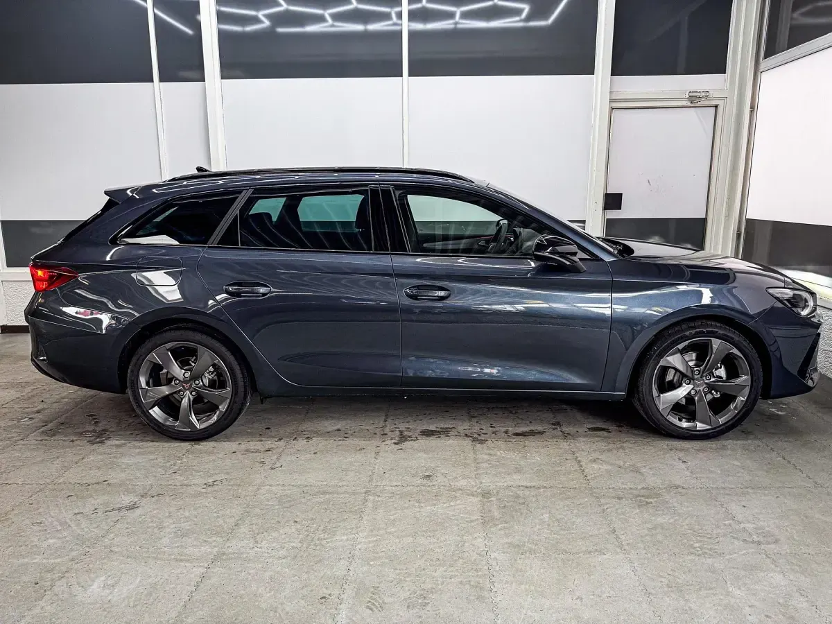 Neu Cupra Leon 150 PS (110 kW) 2026 Eis weiss 2y2y Kombi