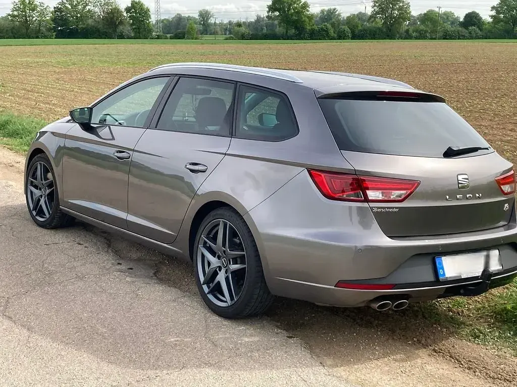 Używany Seat Leon ST FR 184 KM (135 kW) 2016 Szary Kombi