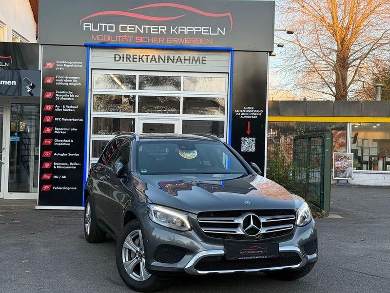 Grau Gebraucht 2018 Mercedes GLC250 SUV | 32.990 € (Fairer Preis) - Bild 1/4
