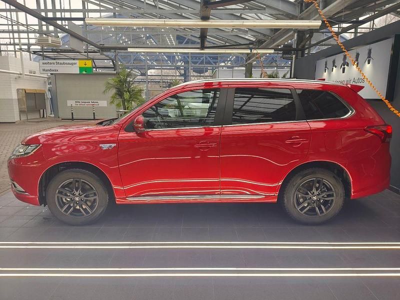 Gebraucht Mitsubishi Outlander P-HEV 135 PS (99 kW) 2019 Rot SUV
