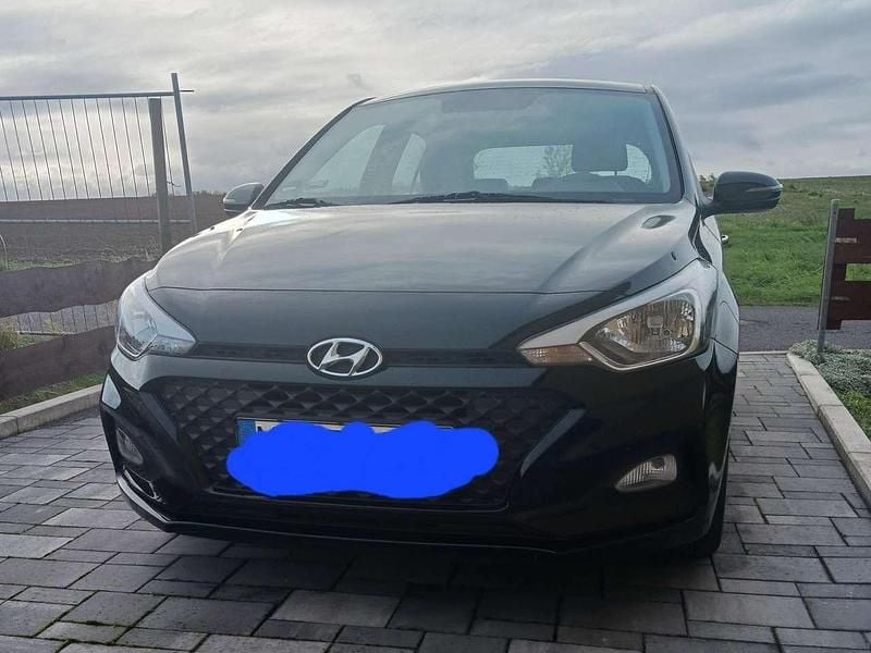 Schwarz Gebraucht 2020 Hyundai i20 Active Limousine | 10.000 € (Superpreis) - Bild 1/4