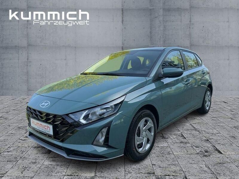 Grün Neu 2025 Hyundai i20 Select Limousine | 21.290 € (Fairer Preis) - Bild 1/4