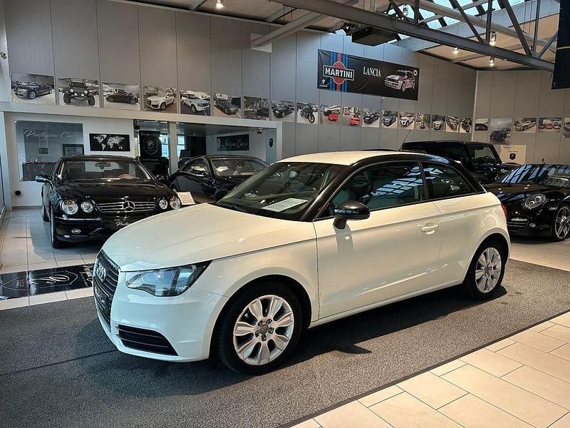 Gebraucht Audi A1 Attraction 105 PS (77 kW) 2011 Weiß Kleinwagen