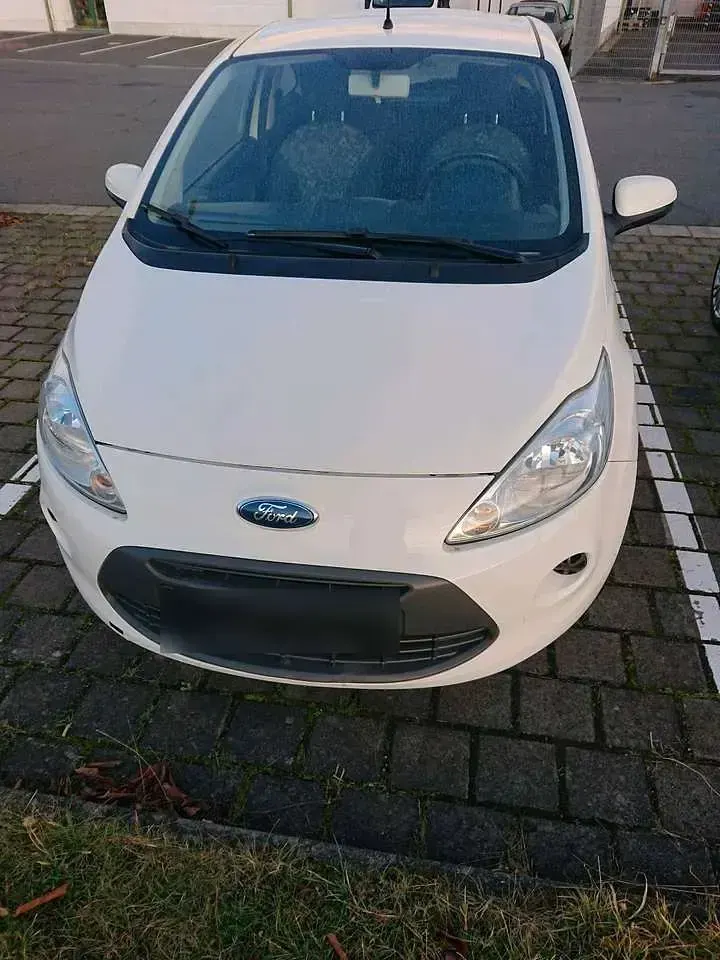 Gebraucht Ford Ka 69 PS (50 kW) 2016 Weiß Limousine