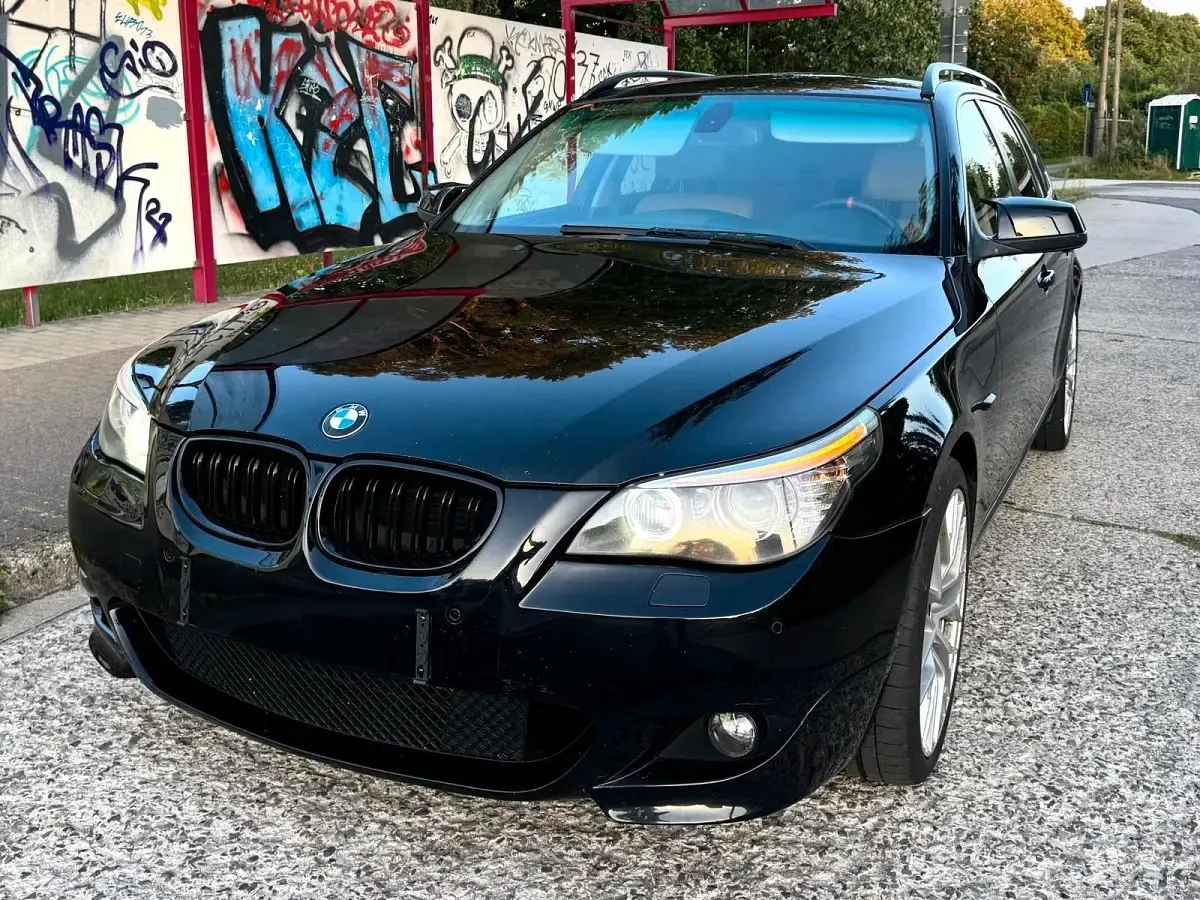 Gebraucht BMW 525 M Sport 197 PS (144 kW) 2010 Schwarz Kombi