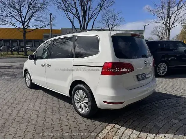 Gebraucht VW Sharan Comfortline 177 PS (130 kW) 2013 Weiß Van / Kleinbus