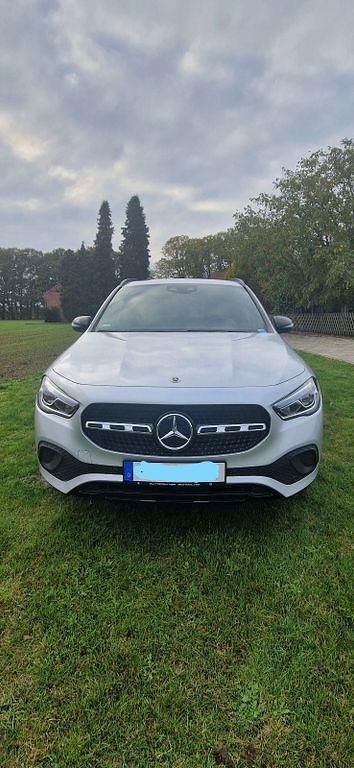 Silber Gebraucht 2021 Mercedes GLA250 SUV | 34.000 € (Superpreis) - Bild 1/4