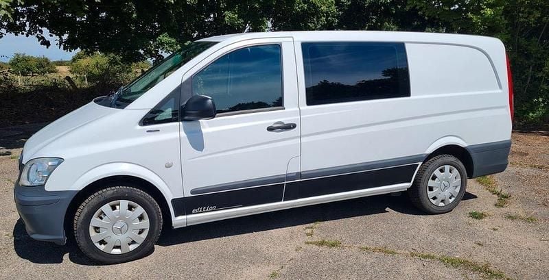 Weiß Gebraucht 2012 Mercedes Vito Van / Kleinbus | 13.900 € - Bild 1/4