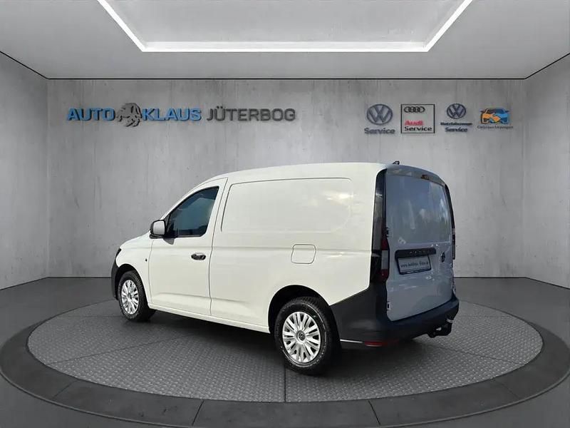 Gebraucht VW Caddy 75 PS (55 kW) 2023 Candyweiß (weiß) Van / Kleinbus