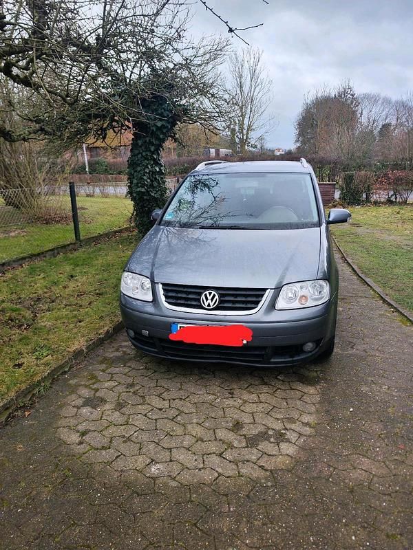 Grau Gebraucht 2004 VW Touran Van / Kleinbus | 1.400 € (Superpreis) - Bild 1/4