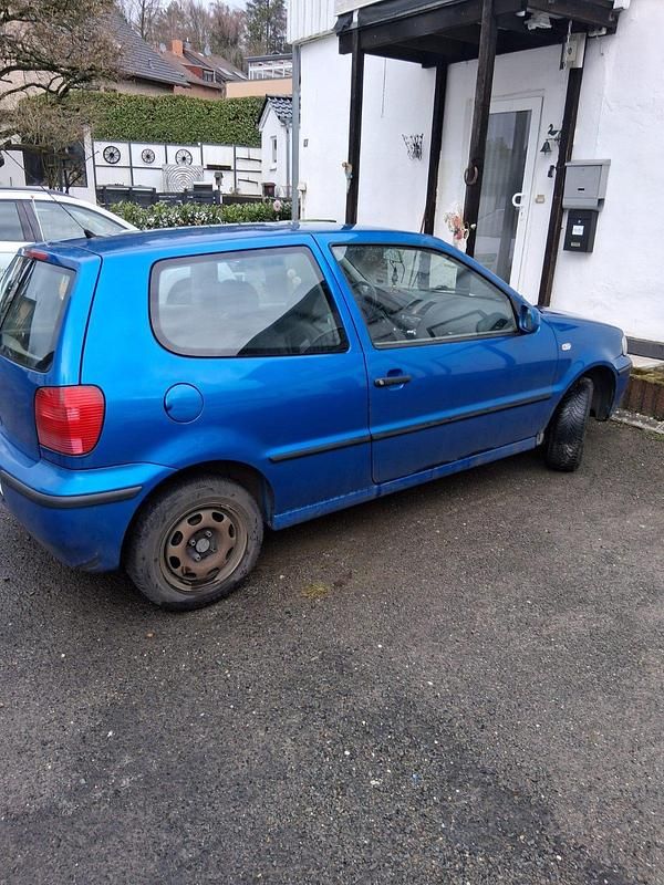 Gebraucht VW Polo 60 PS (44 kW) 2000 Blau Kleinwagen