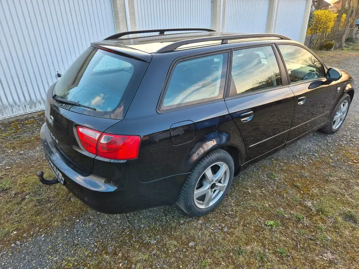 Gebraucht Seat Exeo Style 120 PS (88 kW) 2011 Schwarz Kombi