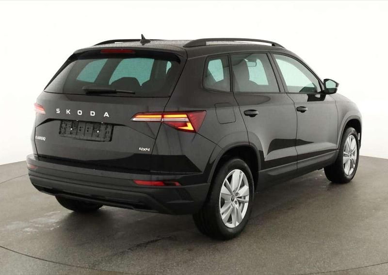 Neu Skoda Karoq Selection 150 PS (110 kW) 2026 Black magic perleffekt SUV