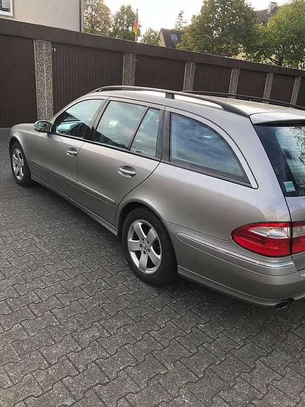 Second-hand Mercedes E320 224 CP (164 kW) 2006 Maro Break