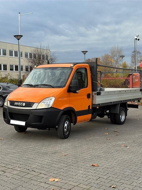 Orange Gebraucht 2009 Iveco Daily | 11.500 € (Fairer Preis) - Bild 1/4