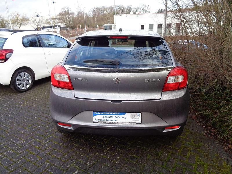 Gebraucht Suzuki Baleno 90 PS (66 kW) 2016 Graumetallic Kleinwagen
