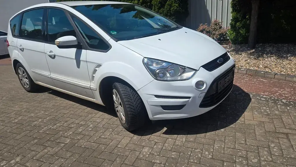 Gebraucht Ford S-MAX Trend 140 PS (102 kW) 2010 Weiß Van / Kleinbus