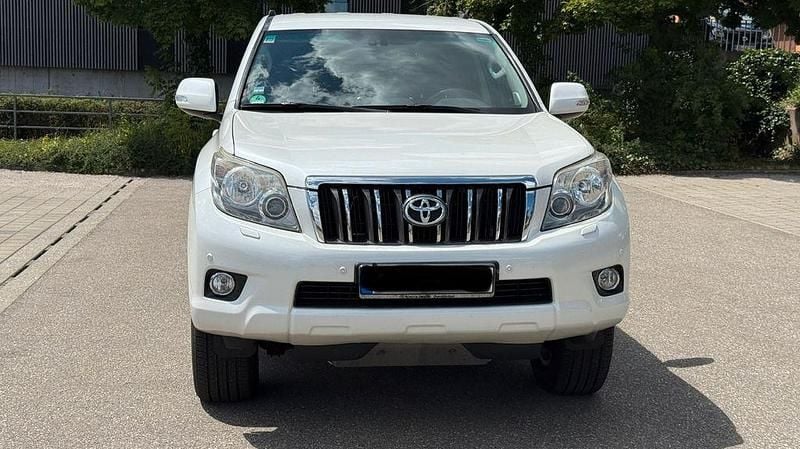 Weiß Gebraucht 2011 Toyota Land Cruiser Life SUV | 24.500 € (Fairer Preis) - Bild 1/4