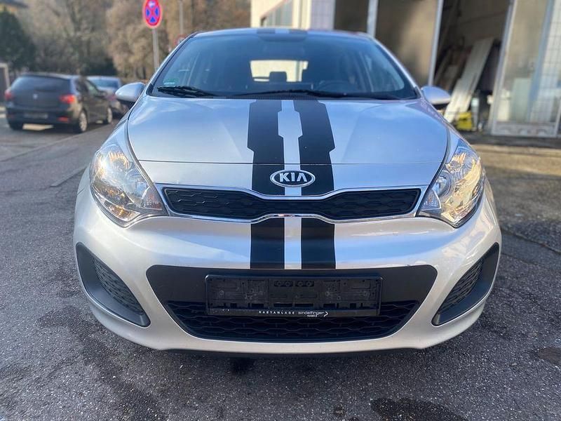 Gebraucht Kia Rio Edition 7 109 PS (80 kW) 2014 Silber Limousine