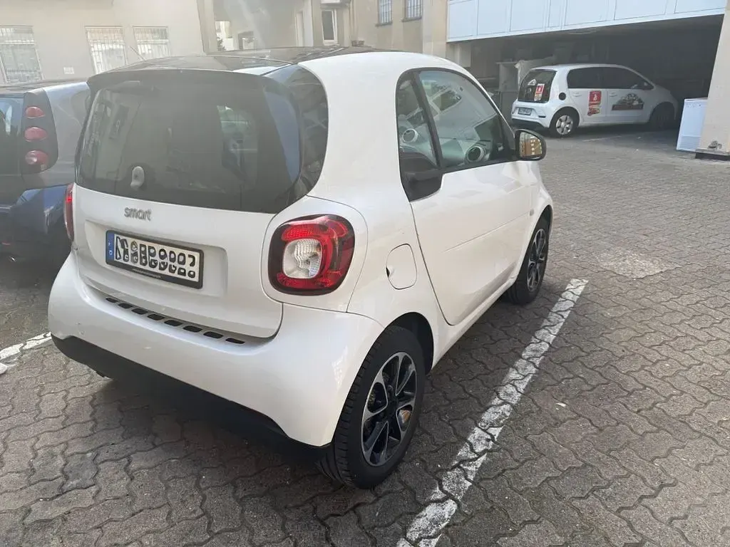 Gebraucht Smart ForTwo Coupé 71 PS (52 kW) 2017 Weiß Coupé
