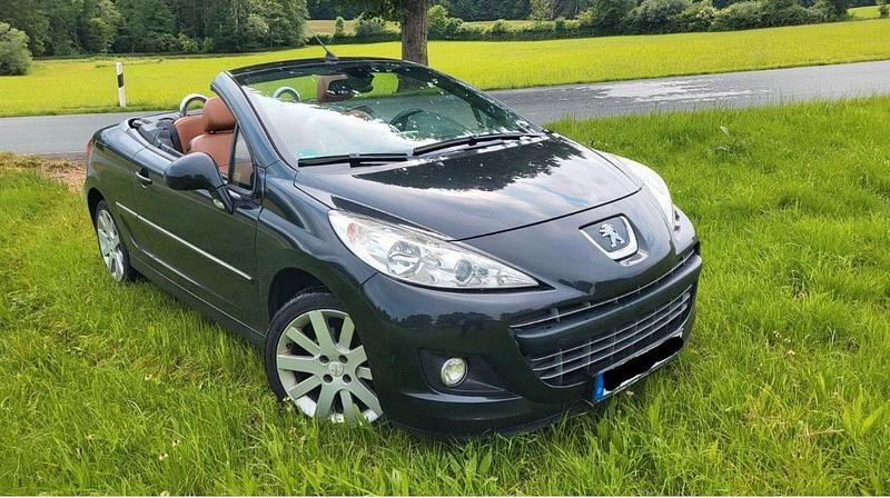Schwarz Gebraucht 2012 Peugeot 207 CC Cabrio | 3.600 € (Fairer Preis) - Bild 1/4