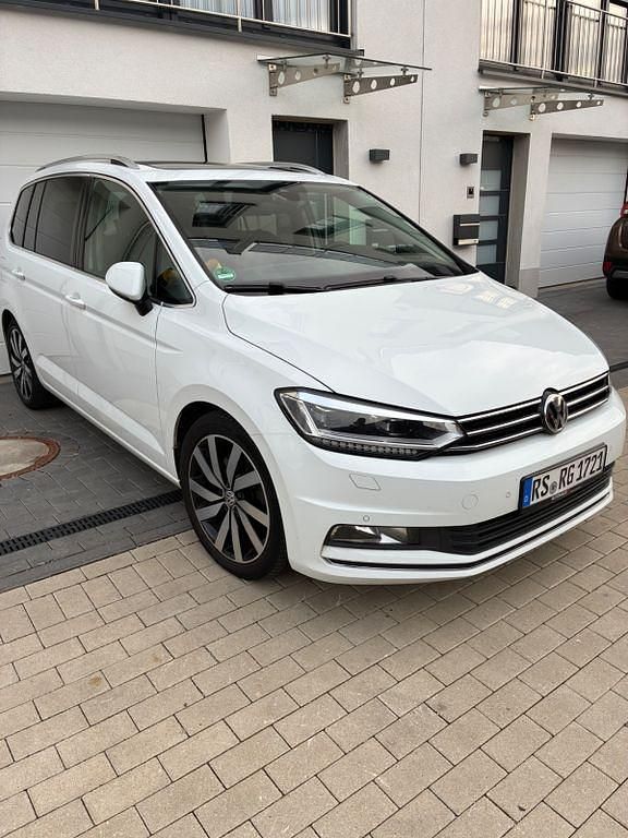 Gebraucht VW Touran Highline 150 PS (110 kW) 2016 Weiß Van / Kleinbus