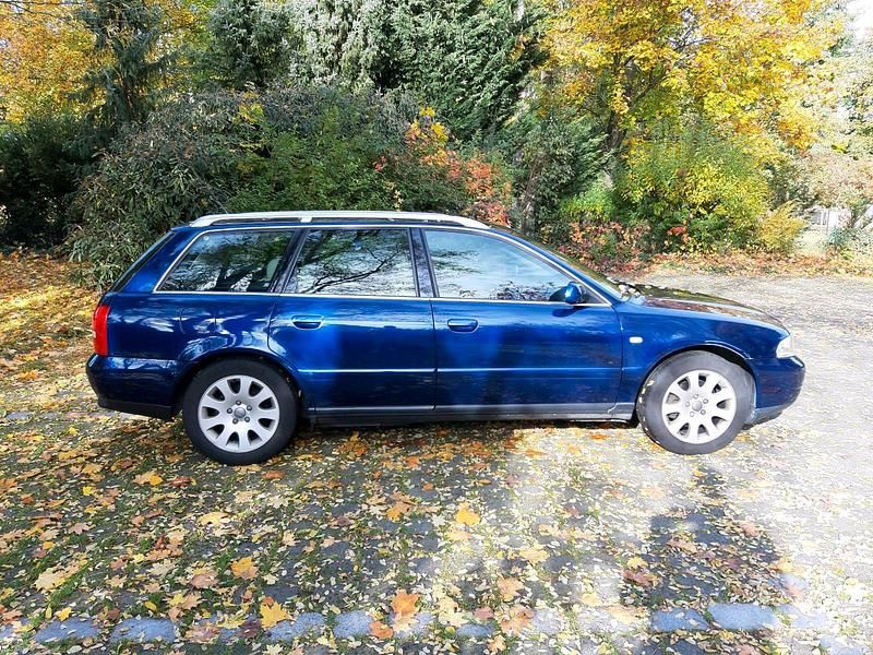 Gebraucht Audi A4 Design 165 PS (121 kW) 1999 Blau Kombi