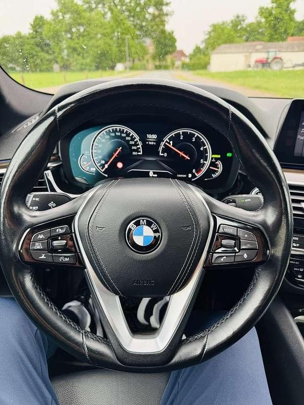 Gebraucht 2017 BMW 525 Sport Line Limousine | 26.000 € (Teuer) - Bild 1/4