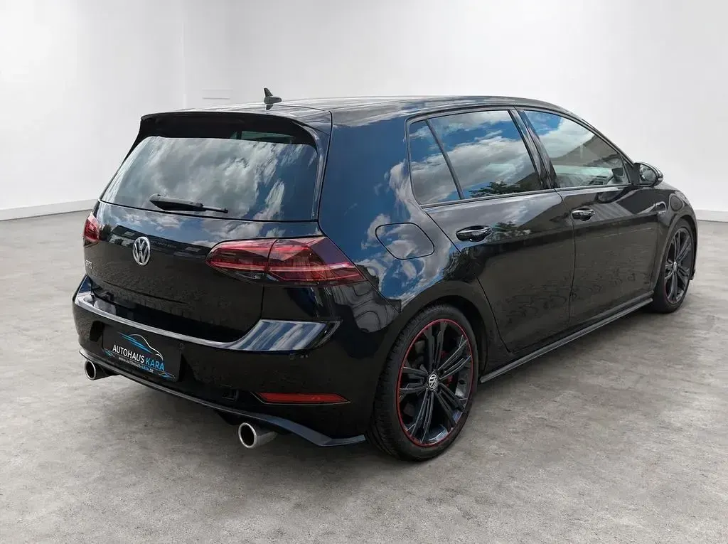 Gebraucht VW Golf VII GTI 245 PS (180 kW) 2019 Deep black Limousine