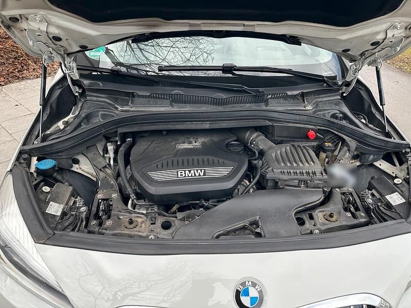 Gebraucht BMW 218 150 PS (110 kW) 2018 Weiß Kombi