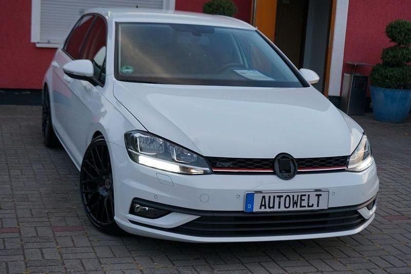 Weiß Gebraucht 2020 VW Golf VIII Limousine | 15.490 € (Superpreis) - Bild 1/4