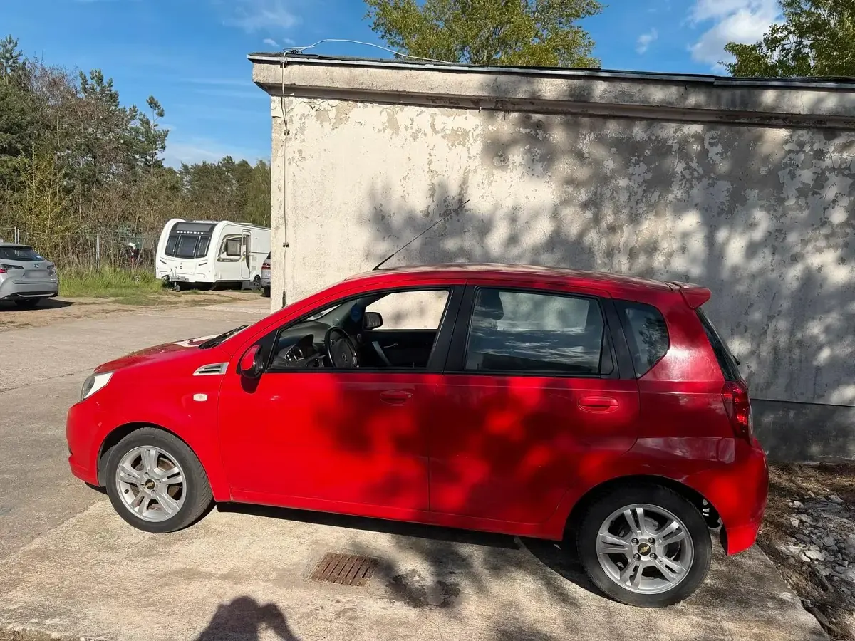 Gebraucht Chevrolet Aveo 90 PS (66 kW) 2010 Rot Kleinwagen