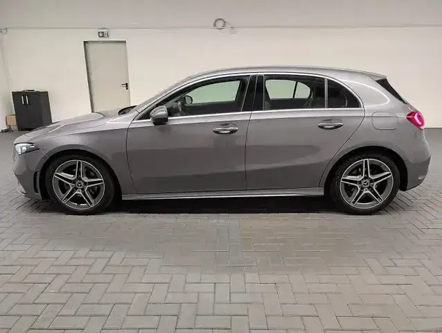 Gebraucht Mercedes 180 AMG line 116 PS (85 kW) 2022 Grau Limousine